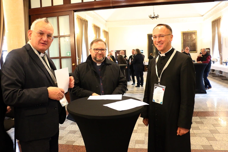 Trzecie obrady plenum Synodu Archidiecezji Wrocławskiej - pierwsze głosowania!