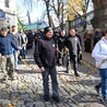 Walka na kolanach o zbawienie