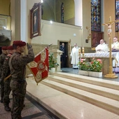 Bp Iwanecki: Życzę wam, abyście cieszyli się szacunkiem i uznaniem społecznym