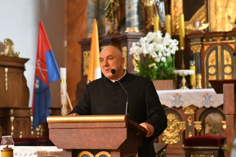 Koncert w sanktuarium Matki Bożej Królowej Pokoju w Otyniu