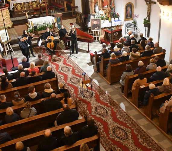 Koncert w sanktuarium Matki Bożej Królowej Pokoju w Otyniu