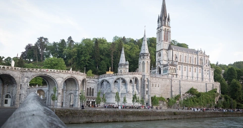 Z Lourdes do Rebibbii — słowo nadziei od Maryi także w więzieniu
