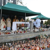 Porządek uroczystości na cmentarzach radomskich