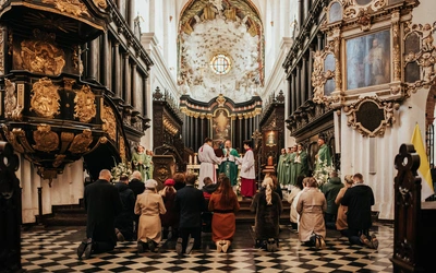 Abp Wojda: Oświata prowadzi do odkrywania prawdy rozumem i sercem