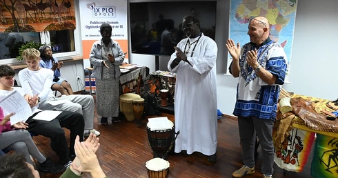 Śpiewali w językach lingala i swahili