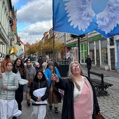 Z aniołami wędrujemy, być świętymi próbujemy!