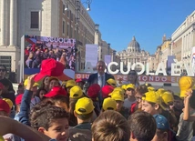 Uczestnicy otwarcia Jubileuszu Oświaty