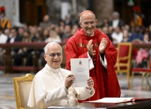 Po uroczystym złożeniu podpisu