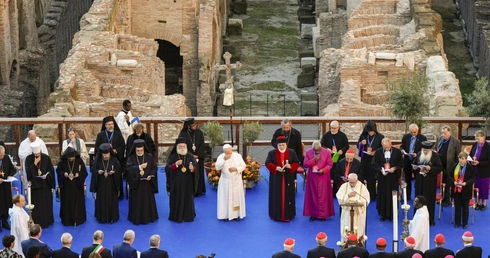 Modlitwa różnych wyznań w Koloseum