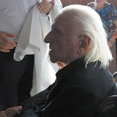 Krzyż pod plecy podsuwany. Osobiste wspomnienie ostatnich ziemskich chwil ks. Jana Szkoca