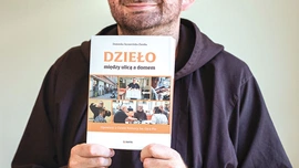 Br. Konrad Baran ma nadzieję, że lektura uświadomi światu, iż osoby bezdomne nadal są zwyczajnymi ludźmi, ze swoimi marzeniami. 