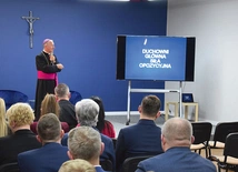 Wykład inauguracyjny pt. „Aparat bezpieczeństwa PRL wobec Kościoła katolickiego” wygłosił bp M. Solarczyk.