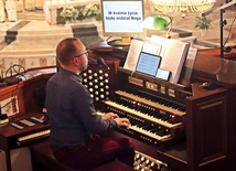 Zgłoszenia można kierować na adres: duszpasterstwoorganistowawr@gmail.com.