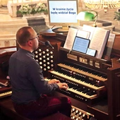 Zgłoszenia można kierować na adres: duszpasterstwoorganistowawr@gmail.com.