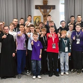 Kolejne rekolekcje z serii „Bohaterowie Boga” już 5 grudnia. Duszpasterstwo młodych ma jednak dużo więcej propozycji! Oto najbliższe: „Córki Króla” – od 7 do 9 listopada (dla dziewcząt), modlitewny wieczór młodych – 22 listopada, „Abba Ojcze” – od 5 do 7 grudnia (dla dzieci), rekolekcje dla kandydtów do bierzmowania – od 6 do 7 grudnia. Więcej: centrumddm.pl.