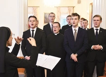 Msza św., uroczyste Gaude Mater Polonia, przemówienie rektora, informacja o działalności Instytutu Studiów Wyższych ks. dr. Dariusza Mazurkiewicza, immatrykulacja studenta pierwszego roku, wykład ks. dr. Jakuba Włodarczaka pt. „Mszał lubuski w świetle najnowszych badań bibliologicznych”, alokucja bp. Tadeusza Lityńskiego i Gaudeamus Igitur – to przebieg inauguracji roku akademickiego w diecezjalnym seminarium.