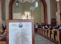 Skarbona będzie stała przez cały listopad m.in. w kościele w Słupnie.