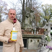 Listopadowa kwesta na cmentarzu rzymskokatolickim w Radomiu