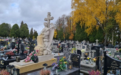 Msze i procesje 1 listopada