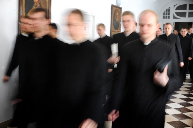 Powołani na przekór światu. Dzisiejsi klerycy to nie „uciekinierzy od życia”