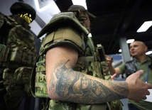 Są i tacy, którzy chyba tę wojne kochają