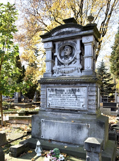 Między lipami i ciszą. Historia lubelskiego Panteonu