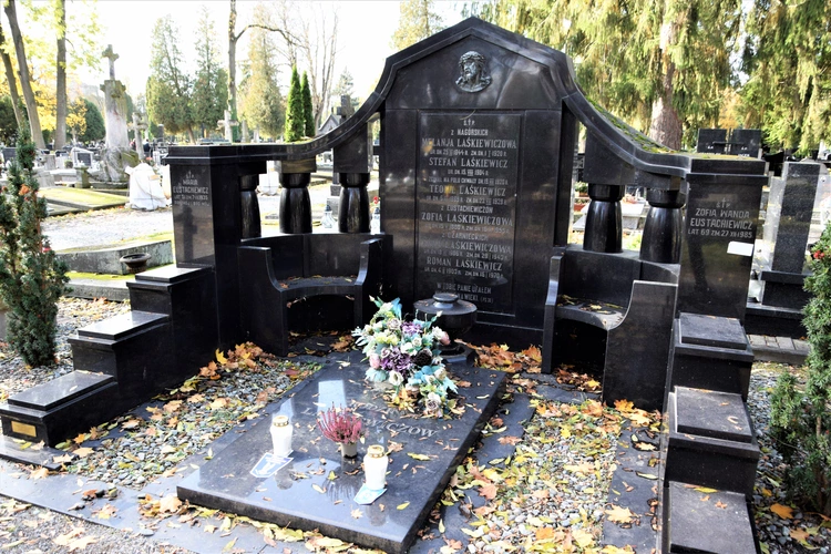 Między lipami i ciszą. Historia lubelskiego Panteonu