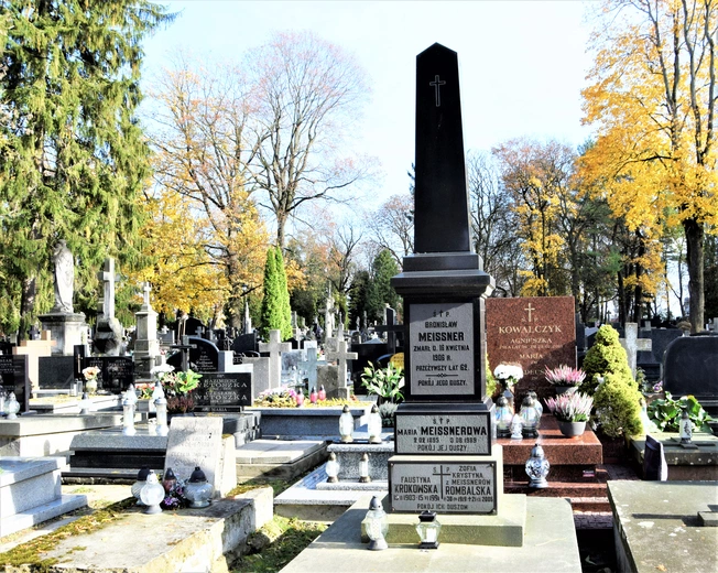 Między lipami i ciszą. Historia lubelskiego Panteonu