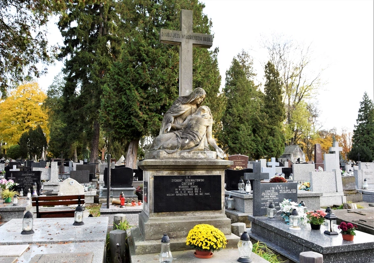 Między lipami i ciszą. Historia lubelskiego Panteonu