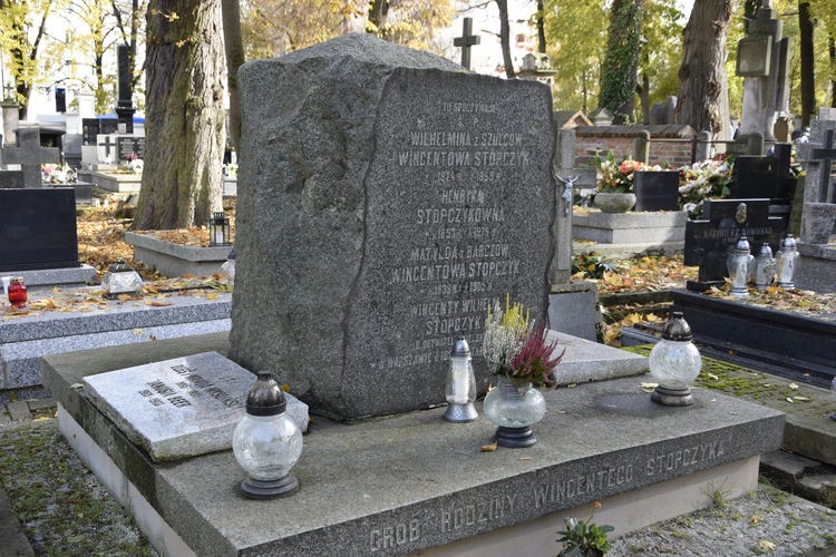 Między lipami i ciszą. Historia lubelskiego Panteonu