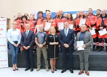 Certyfikaty wręczono w Kamienicy Deskurów.