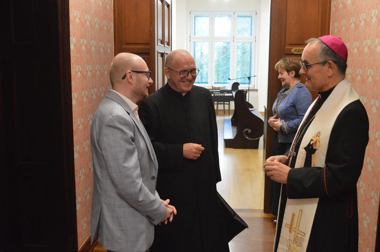 Poświęcenie odnowionego domu i kaplicy w Kokoszycach