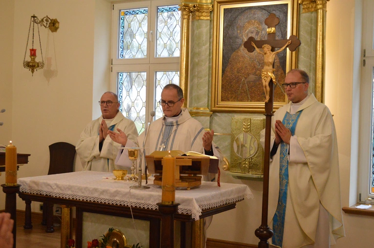 Poświęcenie odnowionego domu i kaplicy w Kokoszycach