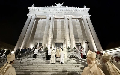 Katowice. 70 lat katedry Chrystusa Króla i błogosławieństwo tympanonu