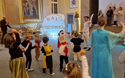 Wszyscy święci balują…