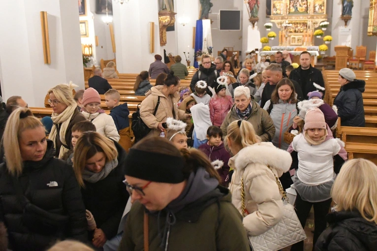 Korowód ze śiętymi na ulicach Świebodzina