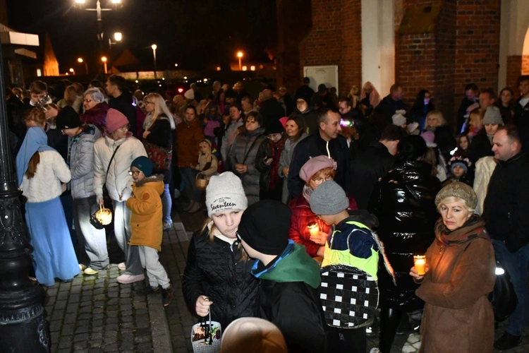 Korowód ze śiętymi na ulicach Świebodzina