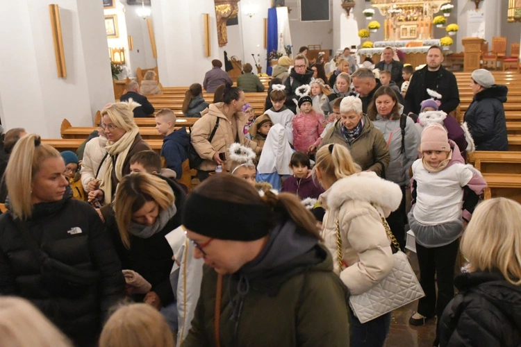 Korowód ze śiętymi na ulicach Świebodzina