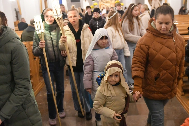Korowód ze śiętymi na ulicach Świebodzina
