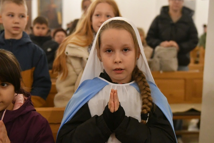 Korowód ze śiętymi na ulicach Świebodzina