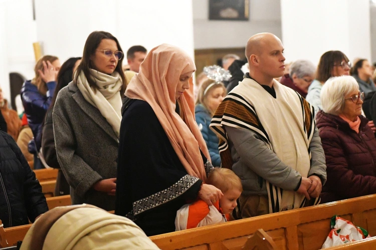 Korowód ze śiętymi na ulicach Świebodzina