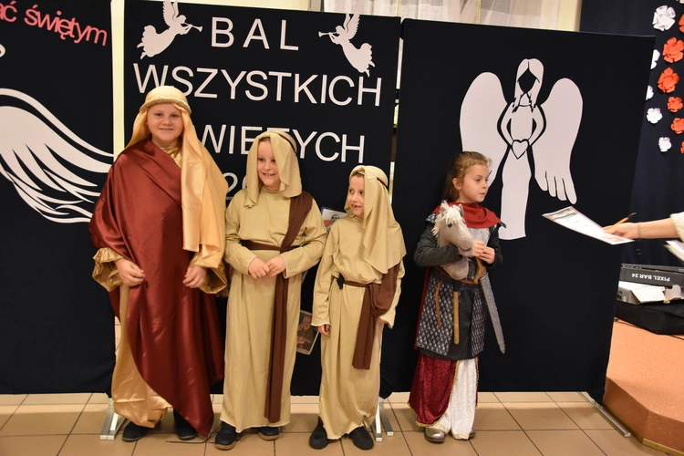 Przasnysz. Bal Wszystkich Świętych