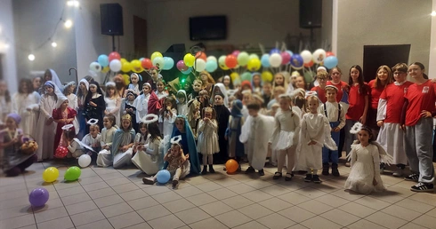 Zamiast strachów i potworów - radość, światło i dobro