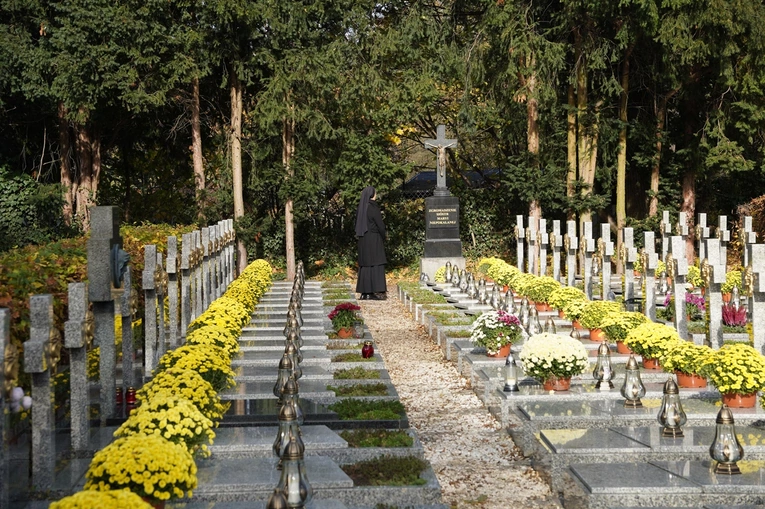 Uroczystość Wszystkich Świętych w kościele i na cmentarzu św. Wawrzyńca we Wrocławiu
