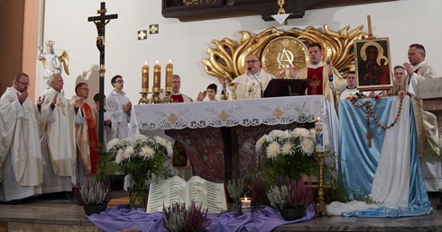 Uroczystość Wszystkich Świętych w kościele i na cmentarzu św. Wawrzyńca we Wrocławiu