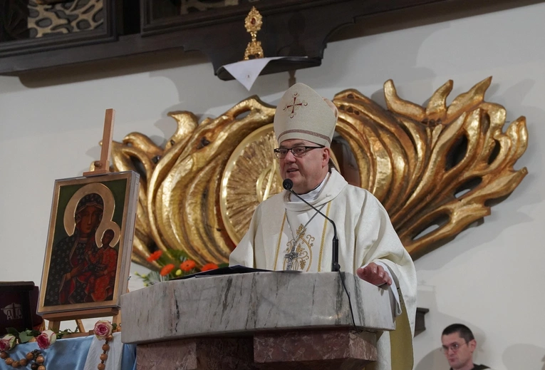 Wyciągnij swoją dłoń do wyciągniętej ku tobie dłoni Boga