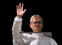 Leon XIV na Anioł Pański: Bóg troszczy się, by nikt nie zginął