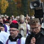 Modlitwa za zmarłych na zielonogórskim cmentarzu