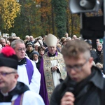 Modlitwa za zmarłych na zielonogórskim cmentarzu