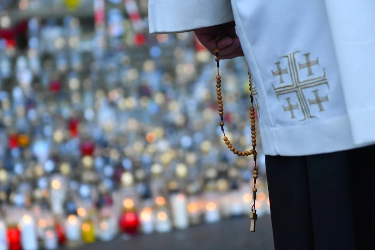 Modlitwa za zmarłych na zielonogórskim cmentarzu